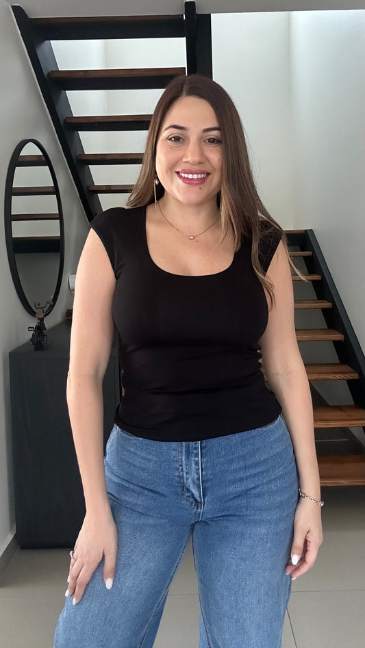 Black Scoop Neck Short Sleeve Knit Top